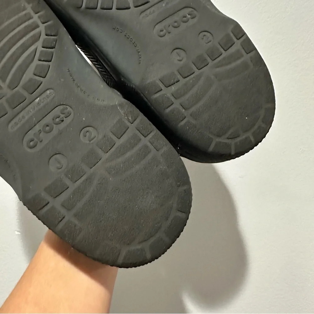 CROCS Classic Black Size J 2